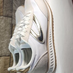 Tretorn Kristine Elite G GOLD White Cream Suede Sneakers OrthoLite Sz7-Worn Once